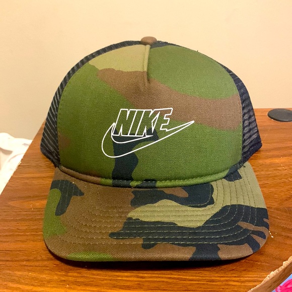 Nike Other - Camo Nike snap back